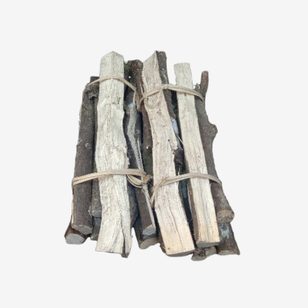 Two bundles contains 6-8 stems of citrus wood measuring 40-45 cm long.